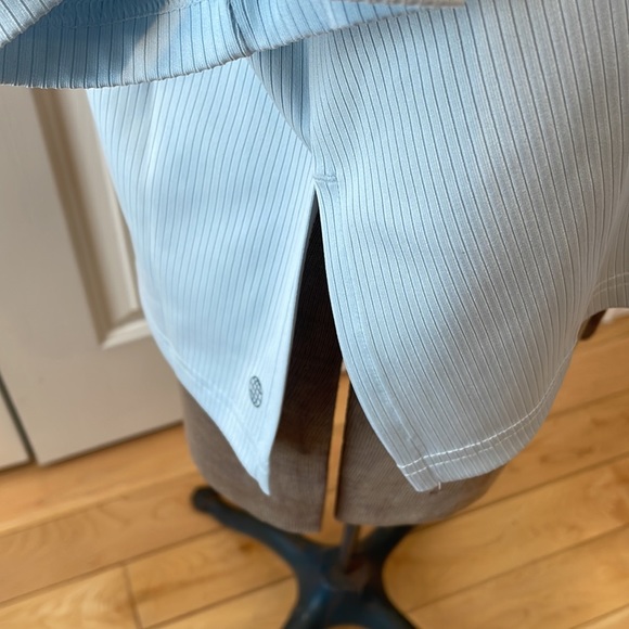 Adidas by Zoe Saldana light blue tint w/ silver logo UFORU athletic crop top - Picture 4 of 8